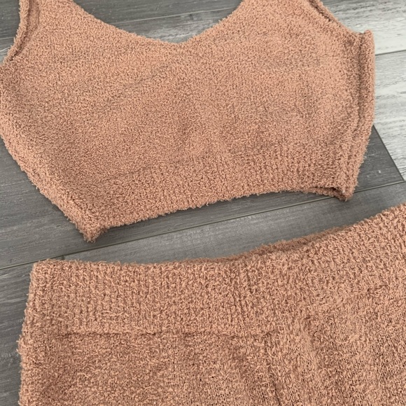 Tan Fuzzy 2 Piece Set NWT - Picture 5 of 9